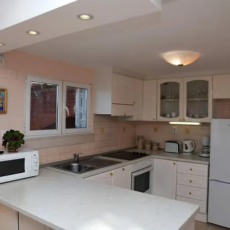 Feriehus House Star 1 *